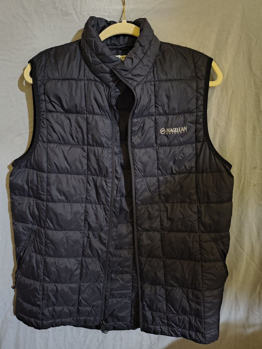 Magellan Outdoors Men's Navy Quilted Packable Vest